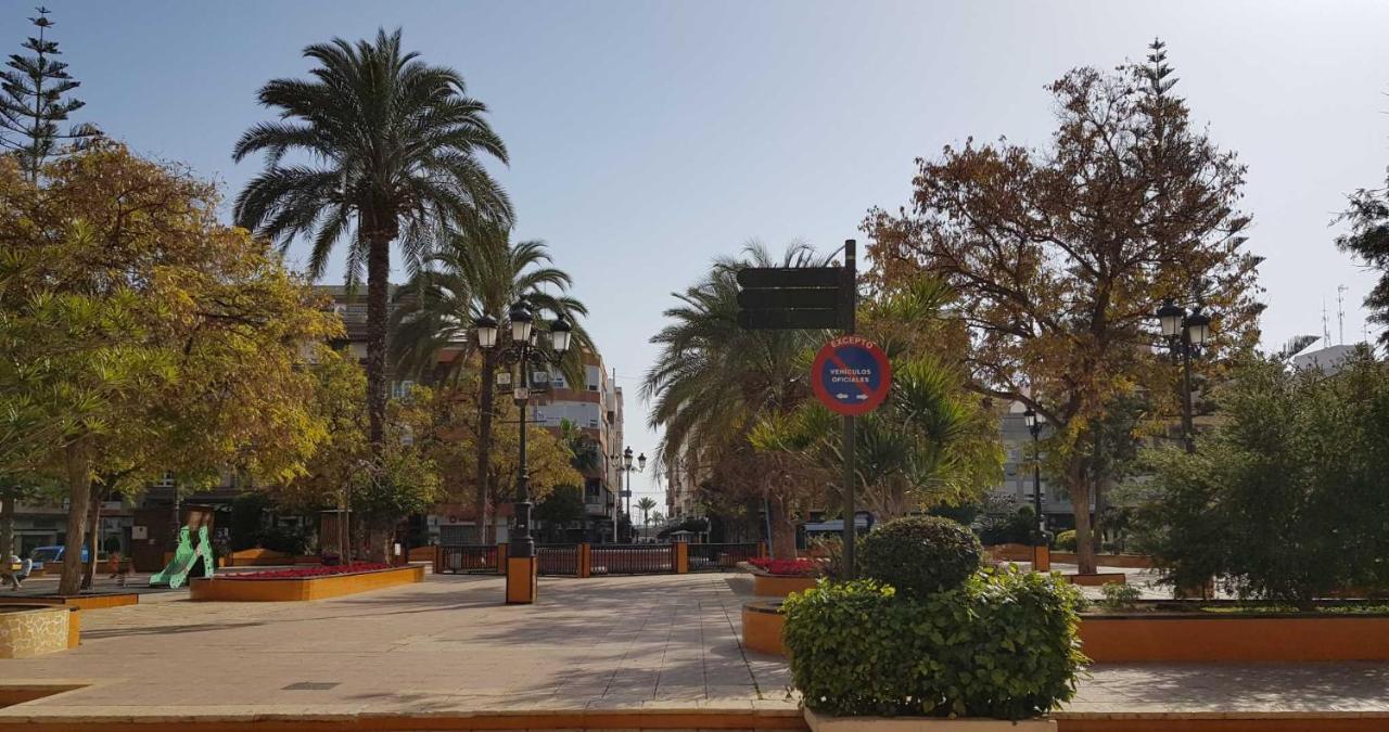 El Sombrero Apartment With Free Wifi Playa Del Cura 托雷维耶哈 外观 照片